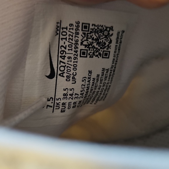 Nike Air Max Bella Tr 2 Sneakers - Picture 11 of 13